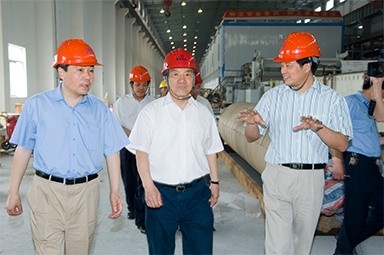 2007年5月25日，时任全国政协常委、经济委员会副主任、中国包装联合会会长石万鹏一行来公司视察