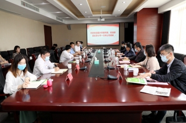 嘉兴市委常委、统战部部长李小平一行莅临8868体育首页登录调研指导