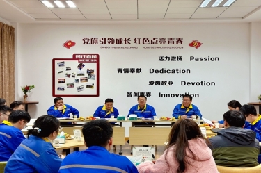 激扬青春 并肩前行 | 8868体育首页登录召开年度大学生座谈会